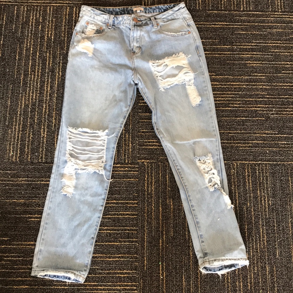 Tobi Ripped Boyfriend Jeans